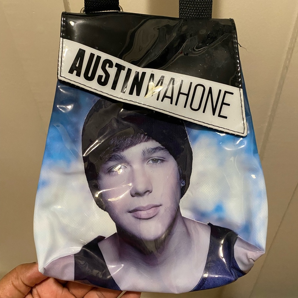 Austin Mahone Purse Womens Passport Crossbody, Black Patent Bag AM Mahomie NWT